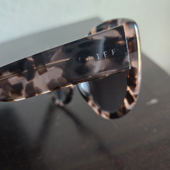 Diff Eyewear Accessories Diff Eyewear Luna Polarized Leopard Print